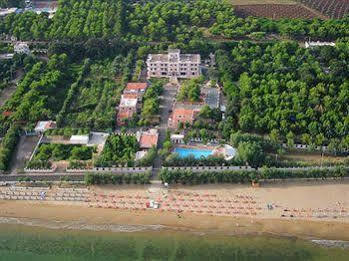 Hotel Residence Adria Rodi Garganico Exterior foto